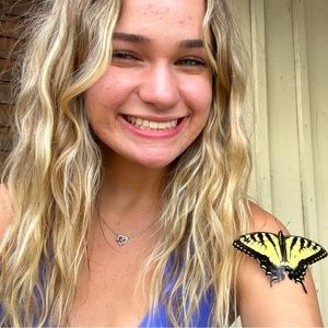 Meet your Posher, Ava